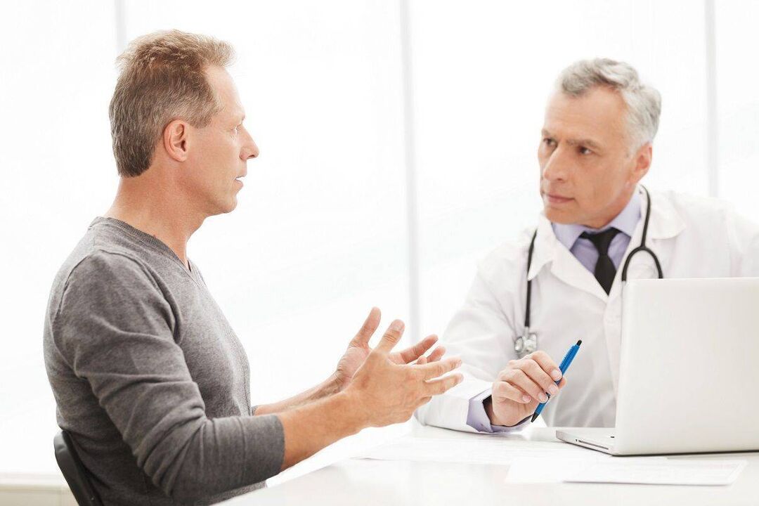 wegen Symptomen einer Prostatitis einen Arzt aufsuchen
